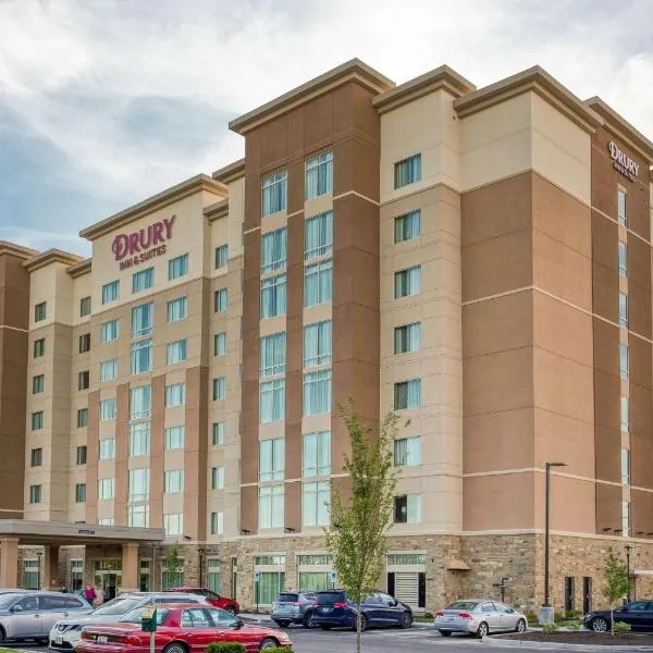 Drury Inn & Suites Cincinnati Northeast Mason，位于Maud的酒店