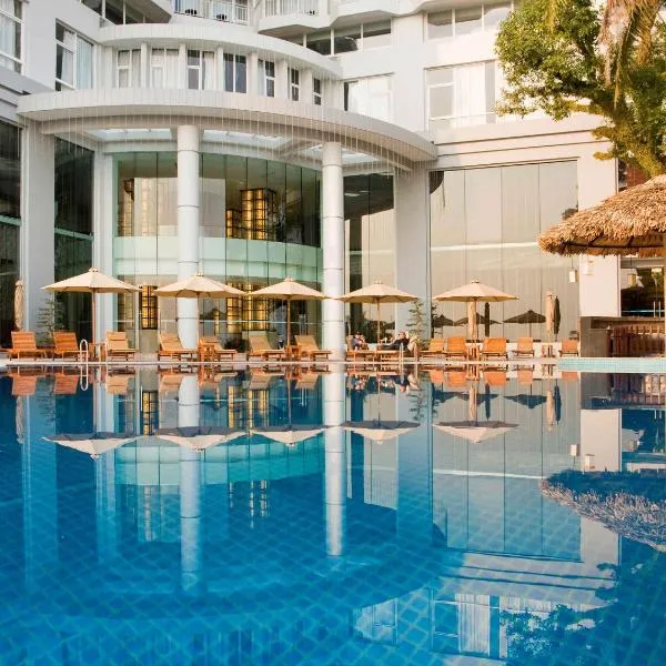 诺富特下龙湾酒店，位于Tuan Chau的酒店