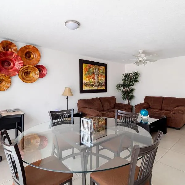 Acogedora Suite Alberca Bernardo Quintana 3B，位于Mendiola的酒店