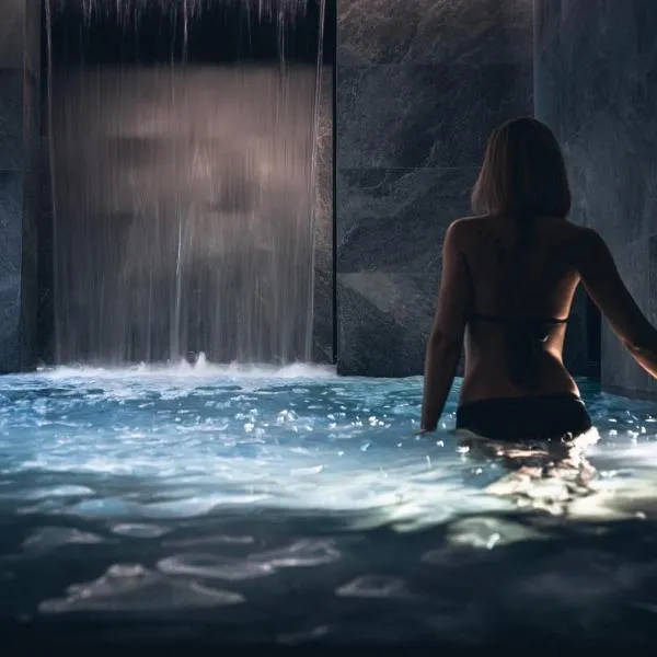 Le Parc Hôtel devient YONA，位于奥贝奈的酒店