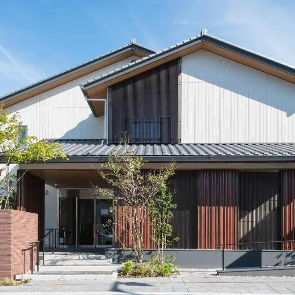 GRAND BASE Hakata Gofuku，位于福冈的酒店