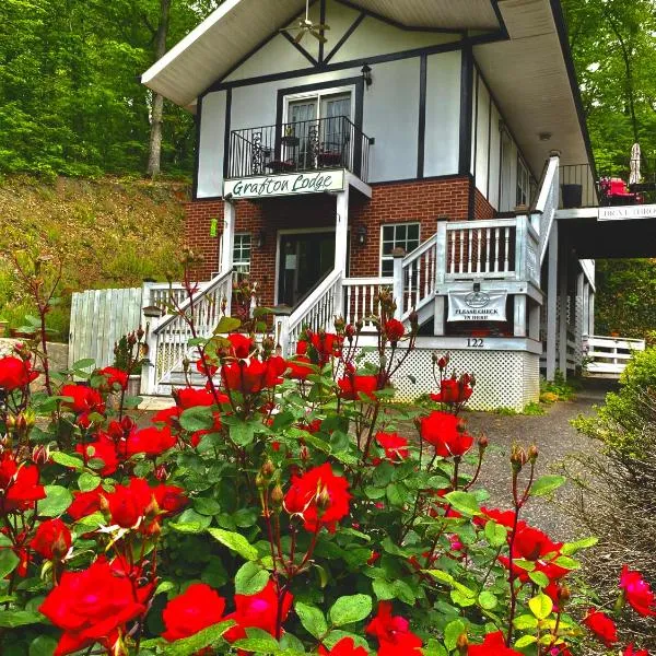 Grafton Lodge，位于Lake Lure Mountain Estates的酒店