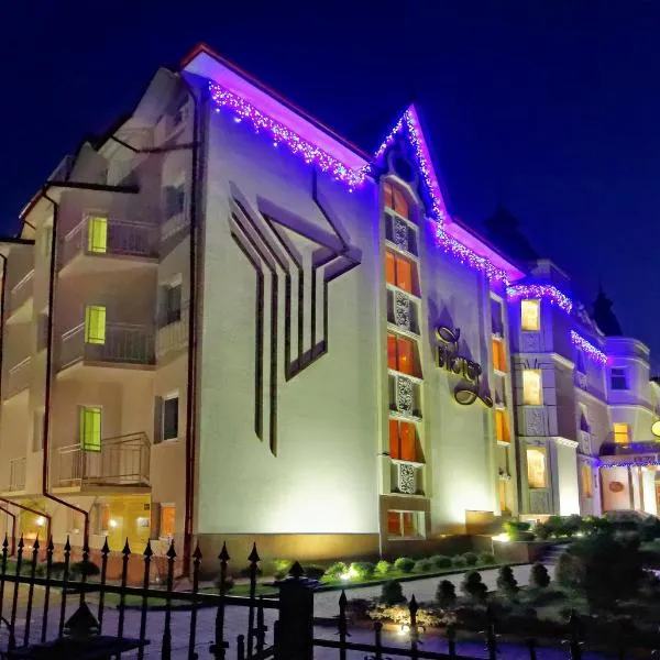 VICTOR Hotel Resort & SPA，位于Dovholuka的酒店