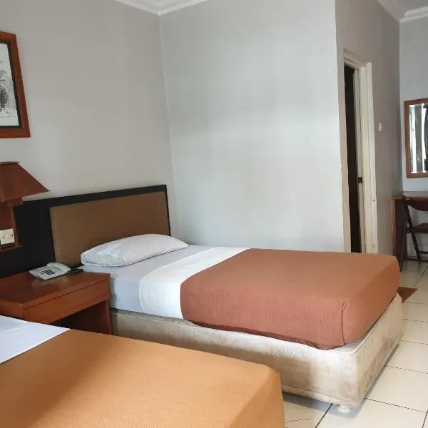 Yehezkiel Hotel Lembang Mitra RedDoorz，位于Tangkubanperahu的酒店