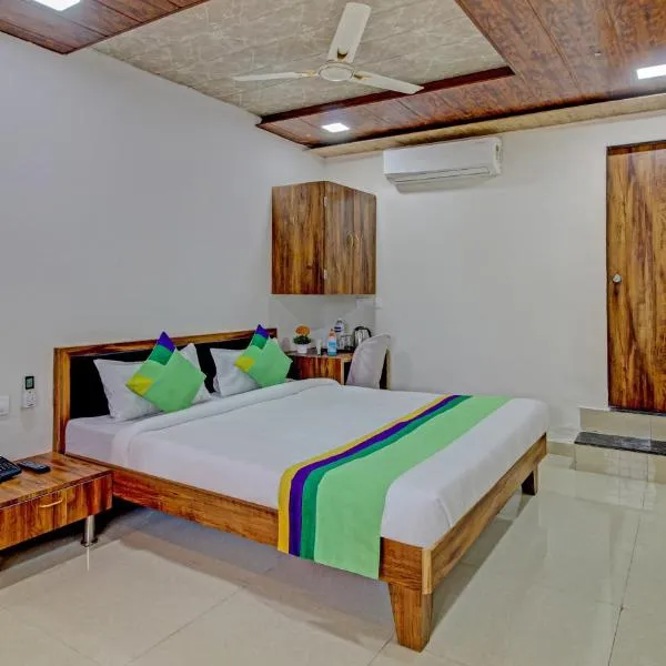 Treebo Trend Sai Samrat Resort Satara，位于Mandwa的酒店