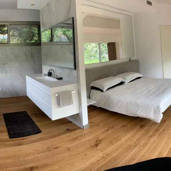 La Forestale Luxury Ecolodge - La Suite Royale，位于阿夸拉尼亚的酒店