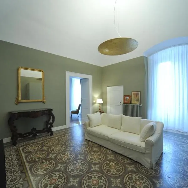 Palazzo Ietri Corso Vittorio Emanuele ROOMS，位于巴里的酒店