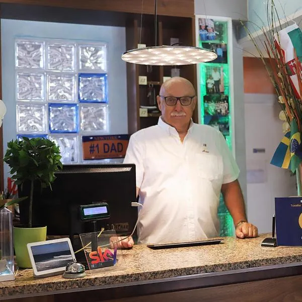 Hotel & Apartments Rinaldo，位于博尔戈马内罗的酒店