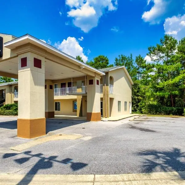 Red Roof Inn Defuniak Springs，位于德芬阿克泉的酒店