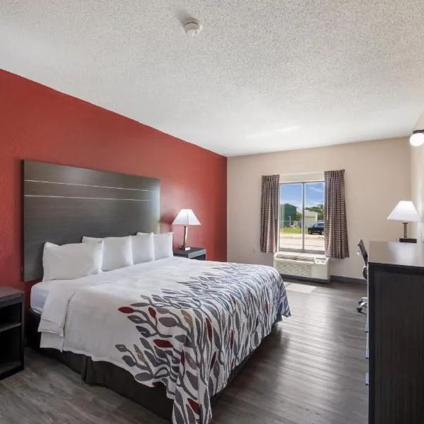 Red Roof Inn & Suites Austin East - Manor，位于Elgin的酒店