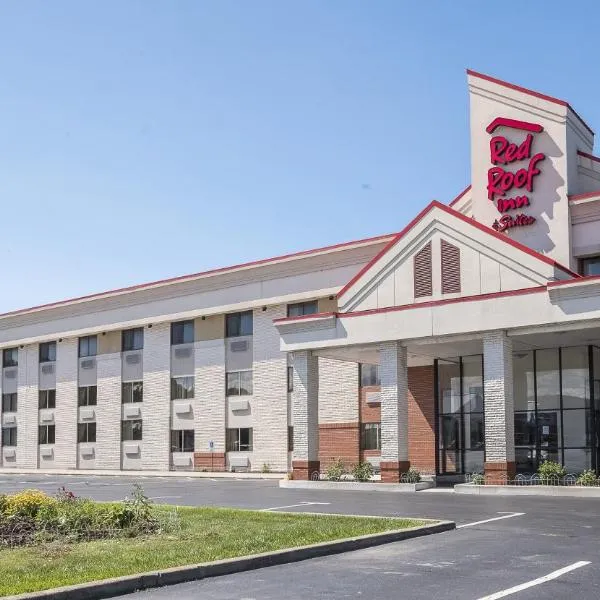 克利夫兰伊利里亚红顶汽车旅馆及套房，位于Amherst的酒店