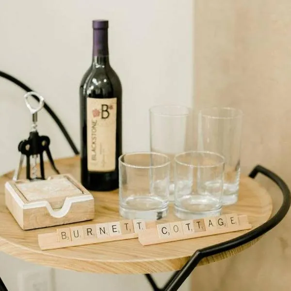 Burnett Cottage - Pine，位于锡达拉皮兹的酒店