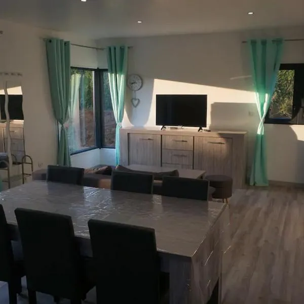 Gîte le Pixien C 4 à 6 personnes 15 min Charleville，位于Mazerny的酒店