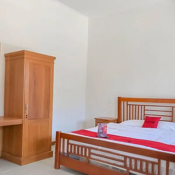 RedDoorz Resort near Darajat Garut，位于Darajat的酒店