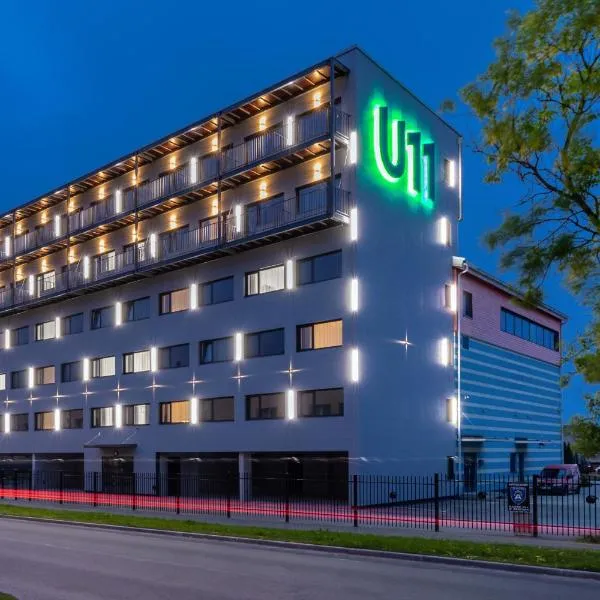 U11 Hotel & SPA，位于Loo的酒店