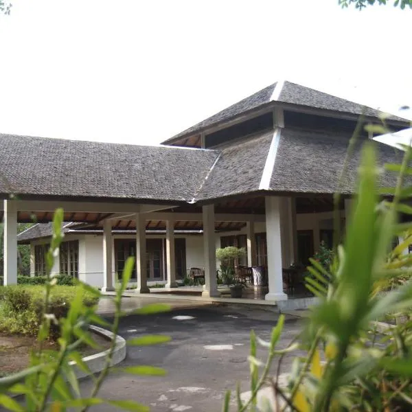 杭甘纱丽会议中心及度假酒店，位于Guhung的酒店