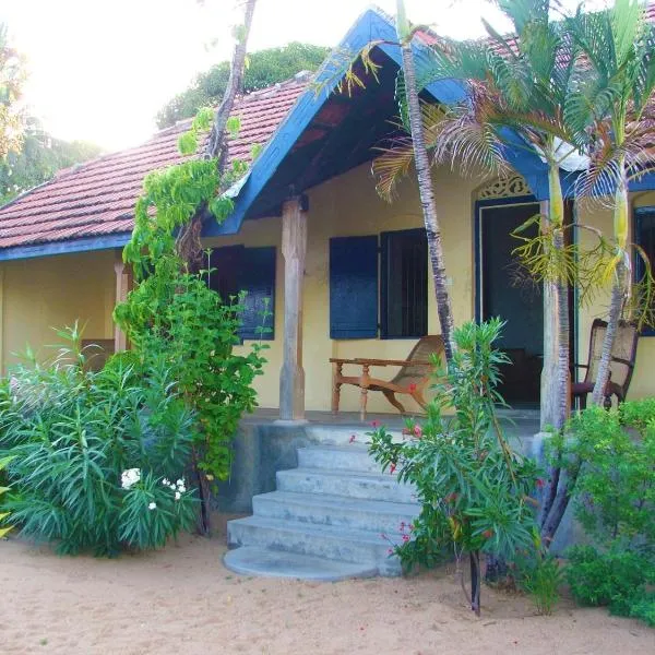 15LMD Villa in Front of the Lagoon，位于Amirthakaly的酒店