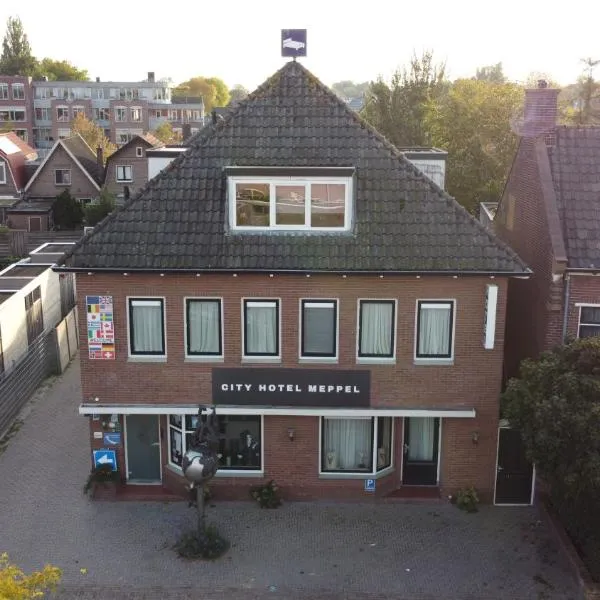 梅珀尔城市酒店，位于De Wijk的酒店