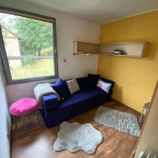 Tiny House mit Klima und Heizung, in idyllischer Ortsrandlage，位于Iba的酒店
