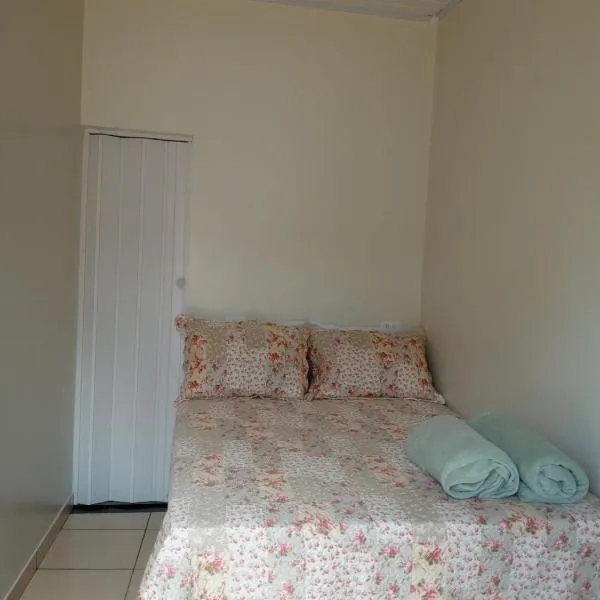 Quarto Suíte independente da casa com garagem，位于卡罗莱纳的酒店