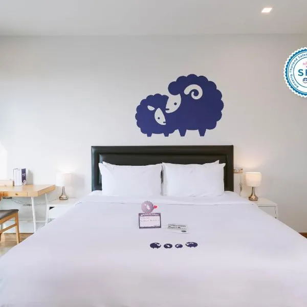 Kokotel Bangkok Sukhumvit 50，位于曼谷的酒店