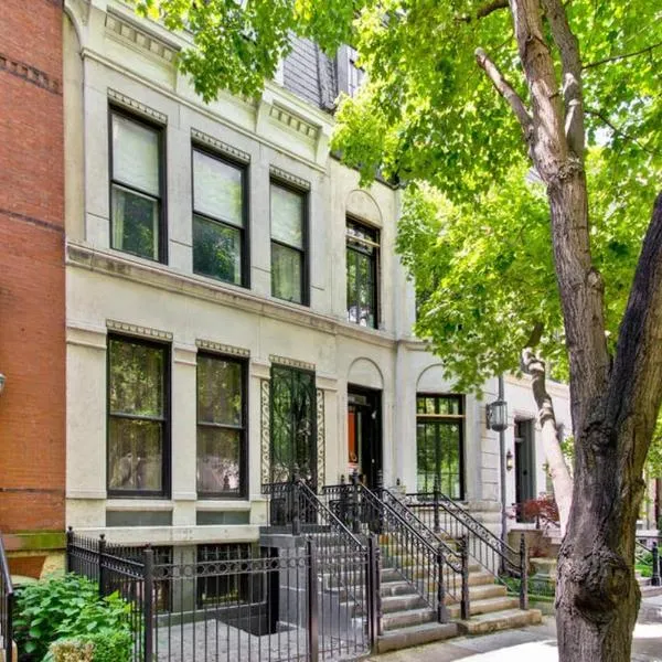 Historic luxury Townhouse in Downtown Chicago，位于芝加哥的酒店