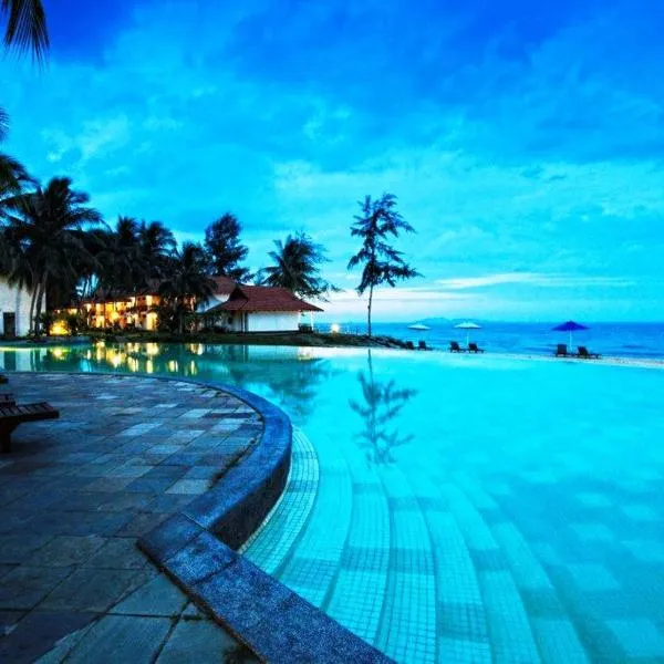 丁加奴苏特拉海滩度假酒店，位于Batu Rakit的酒店