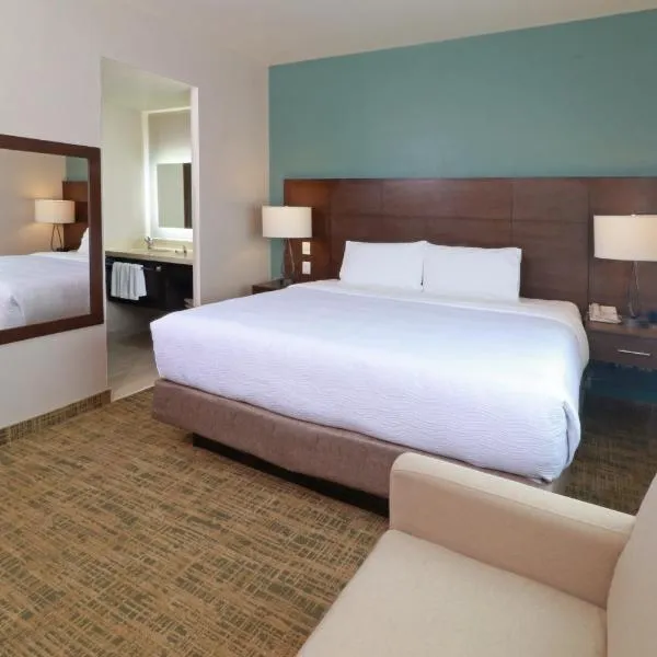 克雷塔罗驻桥套房酒店，位于克雷塔罗的酒店