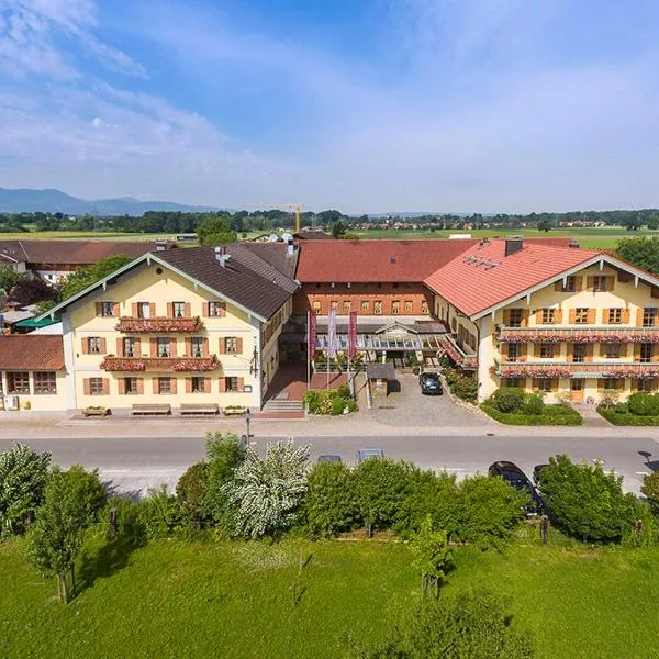 Hotel Happinger Hof，位于Riedering的酒店