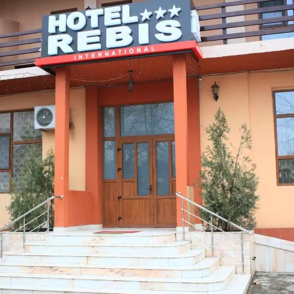 Hotel Rebis，位于Nazîru Nou的酒店