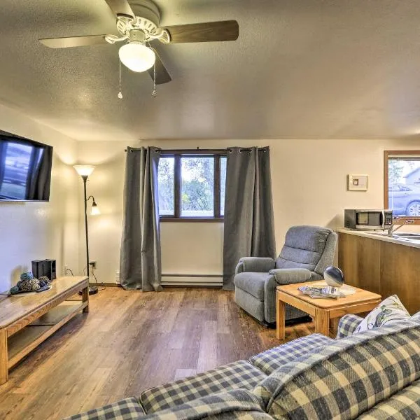 Charming Columbus Apt Along Yellowstone River，位于Columbus的酒店
