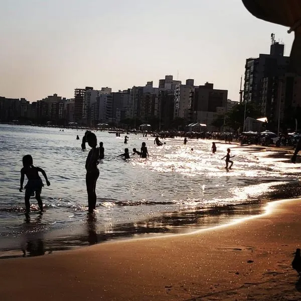 ED. Milton Basílio, Praia do Morro，位于瓜拉派瑞的酒店