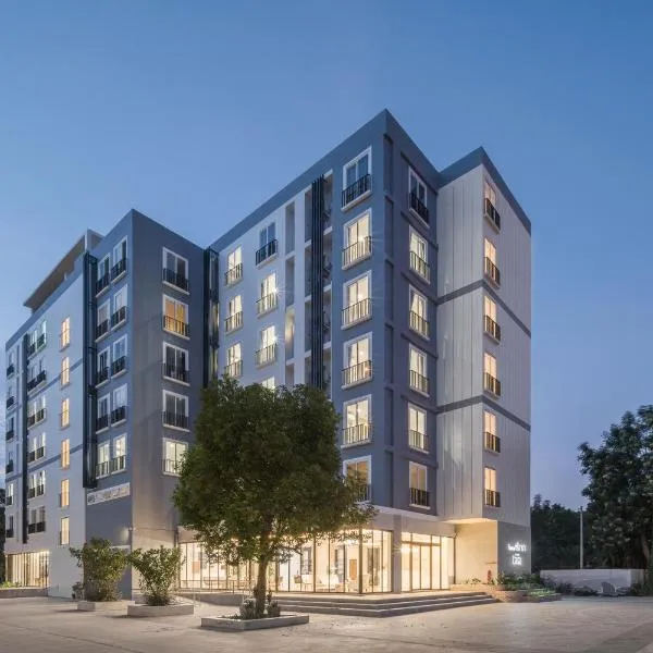 Tree Tara hotel，位于南邦的酒店