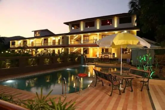 Meritas Seawind Beach Resort, Shrivardhan，位于Ārāvi的酒店