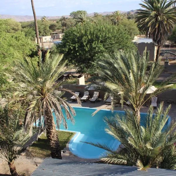 Fort Sesfontein Lodge & Safaris，位于Sesfontein的酒店