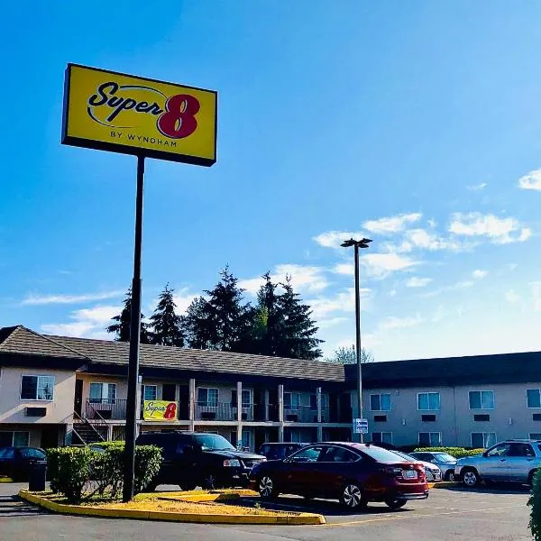 Super 8 by Wyndham Lynnwood，位于埃弗里特的酒店