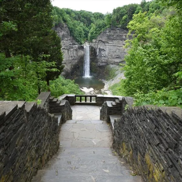 Inn at Taughannock Falls，位于伊萨卡的酒店