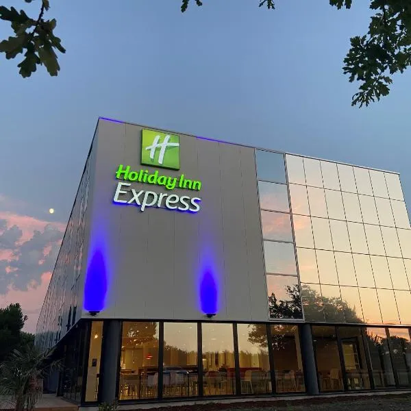 Holiday Inn Express - Arcachon - La Teste, an IHG Hotel，位于拉特斯特德布赫的酒店