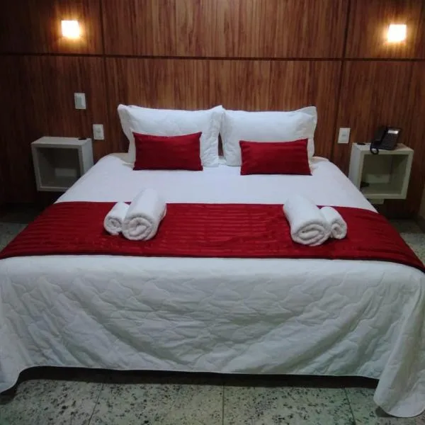 TOPÁZIO IMPERIAL HOTEL，位于伊塔乌纳的酒店