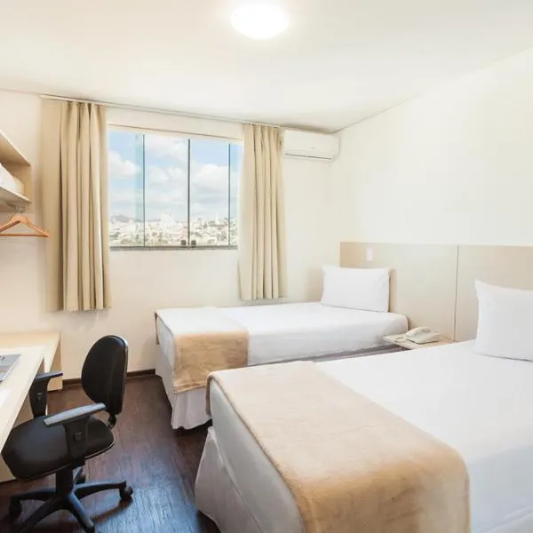 Front Hotel Expominas，位于贝洛奥里藏特的酒店