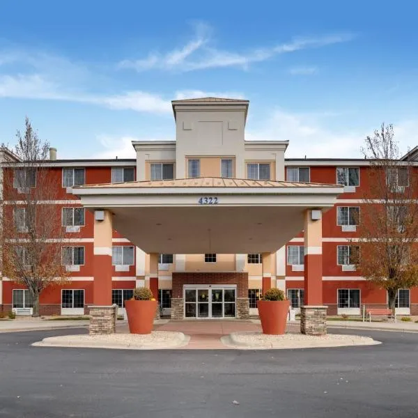 Holiday Inn Express and Suites St. Cloud by IHG，位于圣克劳德的酒店