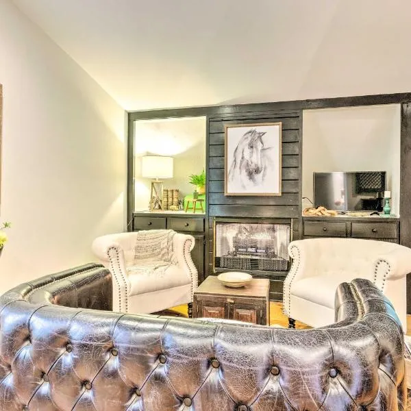 Upscale Rustic Duplex on Stream, Near Blowing Rock，位于布洛英罗克山的酒店