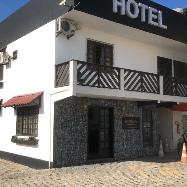 Hotel Vandressen e Castro，位于加鲁瓦的酒店