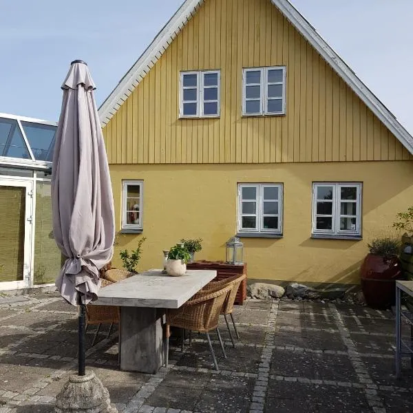 Beachhouse Langeland 20 m to private Beach，位于Tranekær的酒店