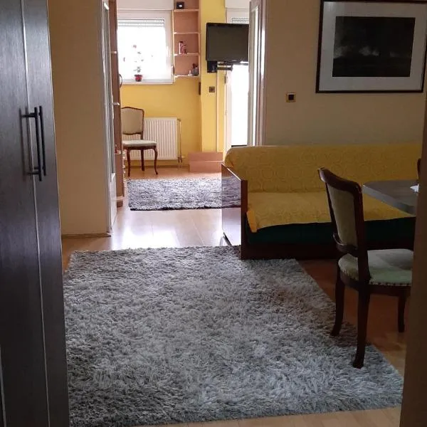 Apartman 015 LiVe，位于Slepčević的酒店