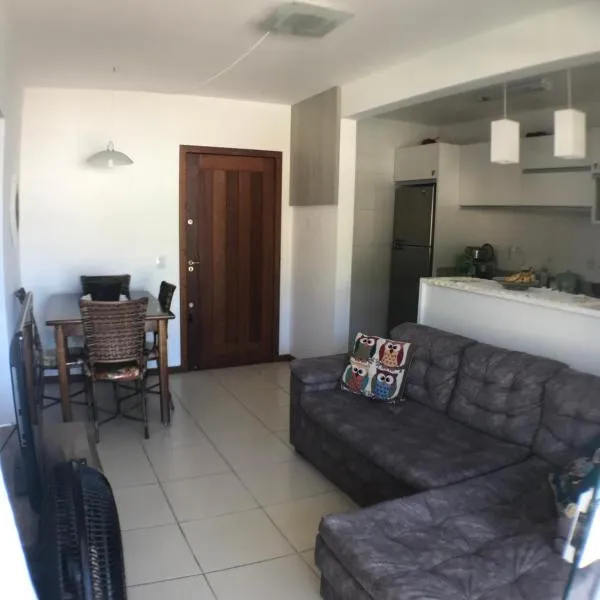 Apartamento na Praia de Palmas Gov. Celso Ramos，位于塞尔苏拉穆斯州长镇的酒店