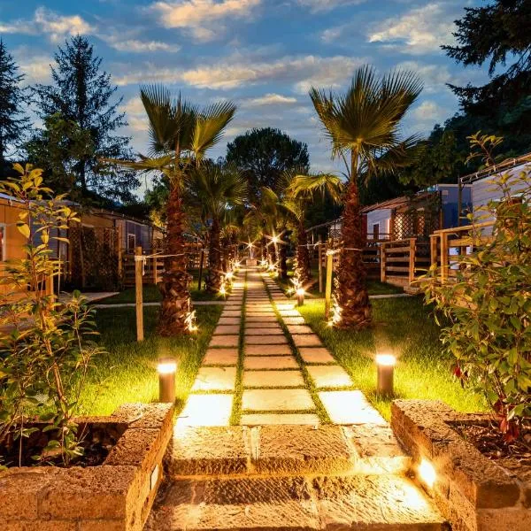 Delle Rose Camping & Glamping Village，位于Isolabona的酒店