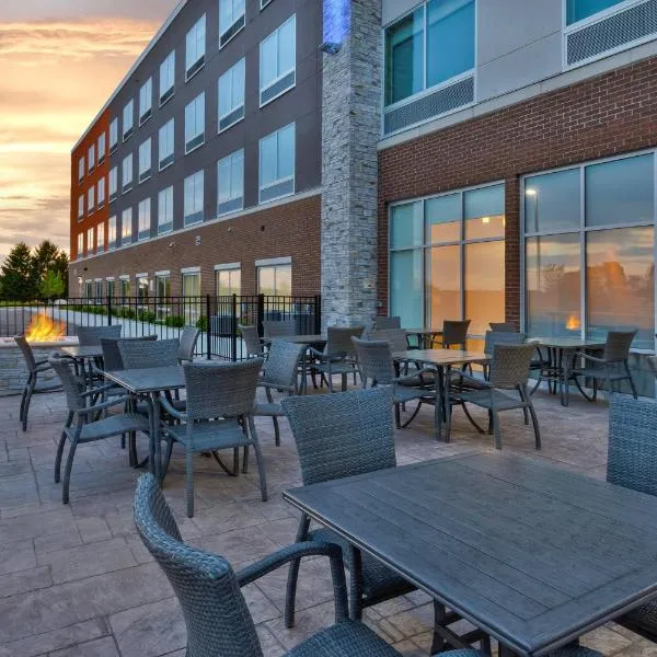 Holiday Inn Express & Suites - Grand Rapids Airport - South by IHG，位于大急流城的酒店