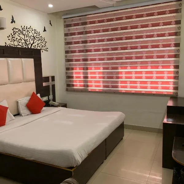 Hotel Citi Heights，位于Khizrābād的酒店