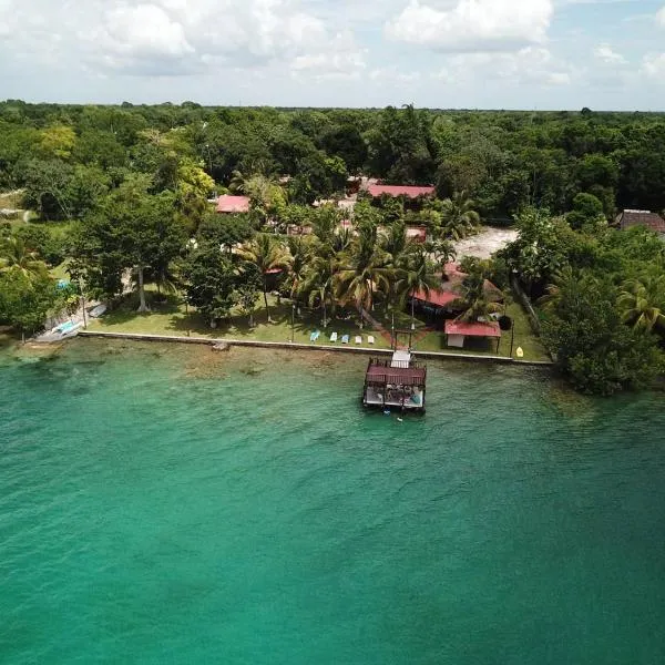 Coras Place Bacalar Lagoon front，位于巴卡拉尔的酒店